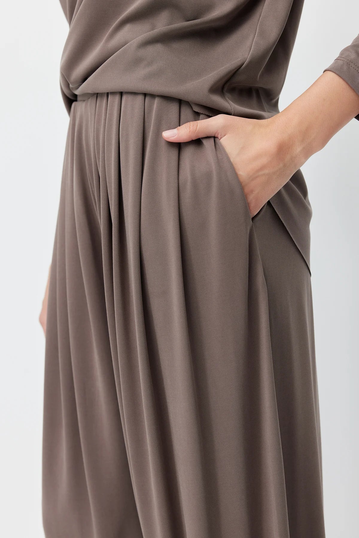 Women's Pleated Modal Trousers