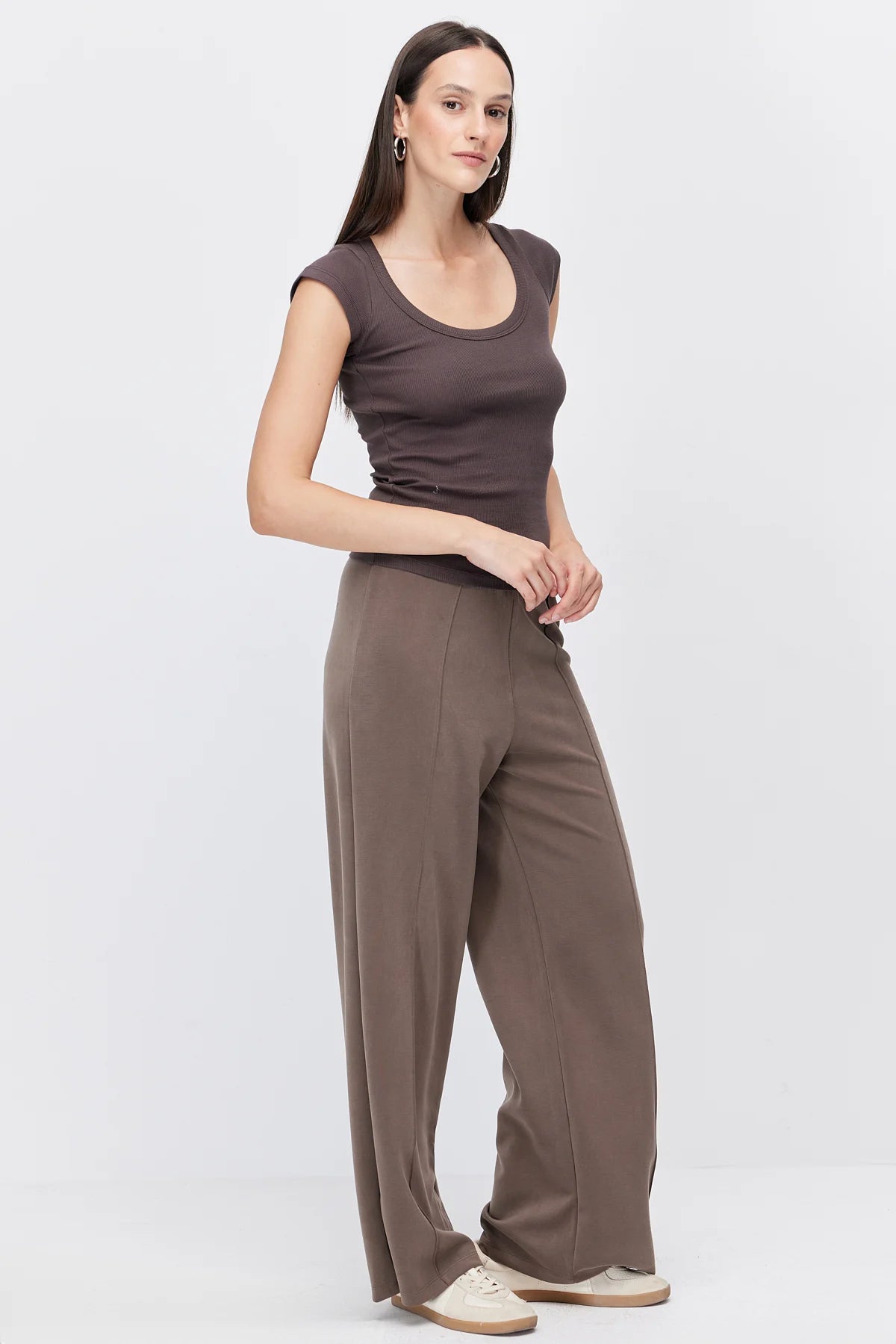 Women's Pants with Front Seam Detail