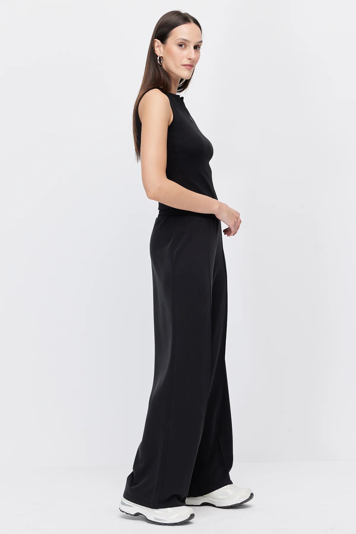 Women's Pants with Front Seam Detail