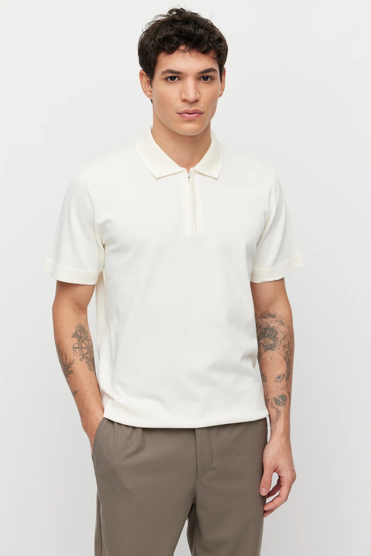 Men's Knitted T-shirt with Concealed Zip Collar