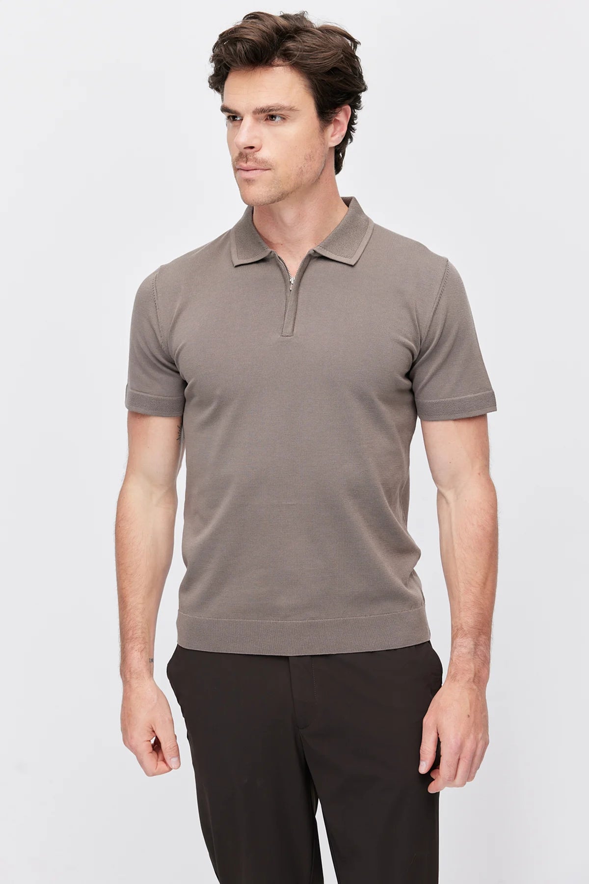 Men's Knitted T-shirt with Concealed Zip Collar