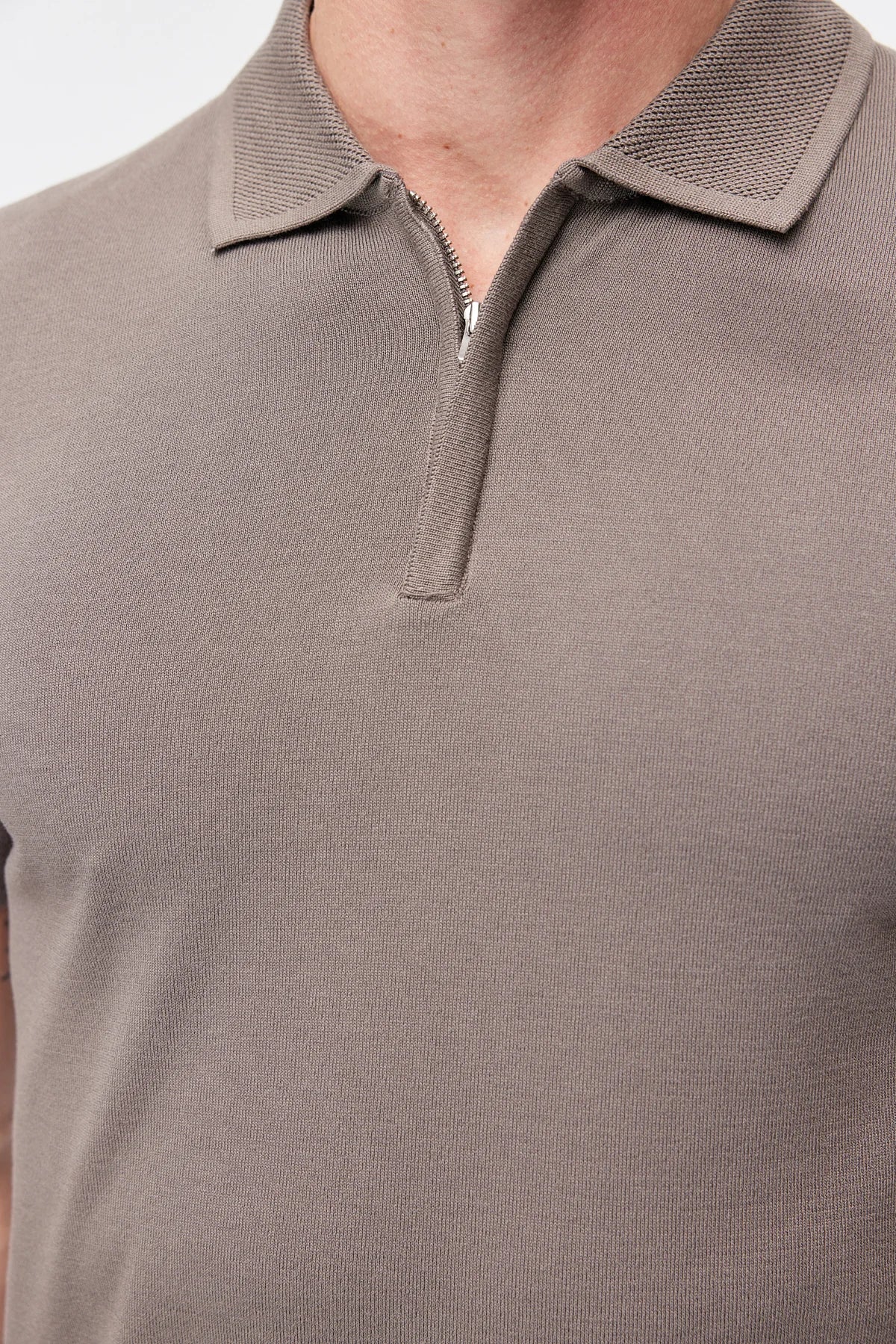Men's Knitted T-shirt with Concealed Zip Collar
