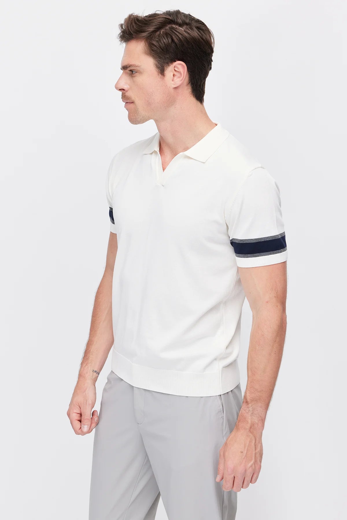 Men's Buttonless Polo Collar Knit T-shirt