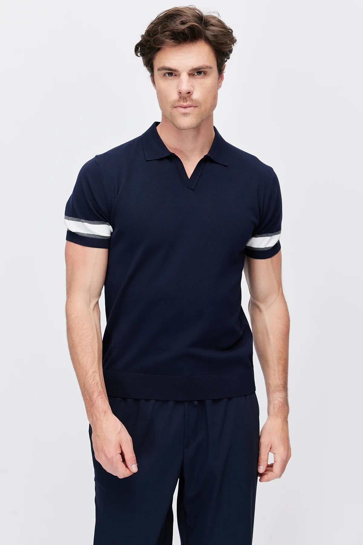 Men's Buttonless Polo Collar Knit T-shirt