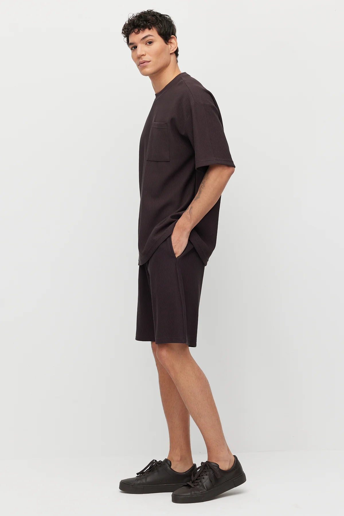 Men's Textured Shorts with Pocket Detail and Drawstring Waist