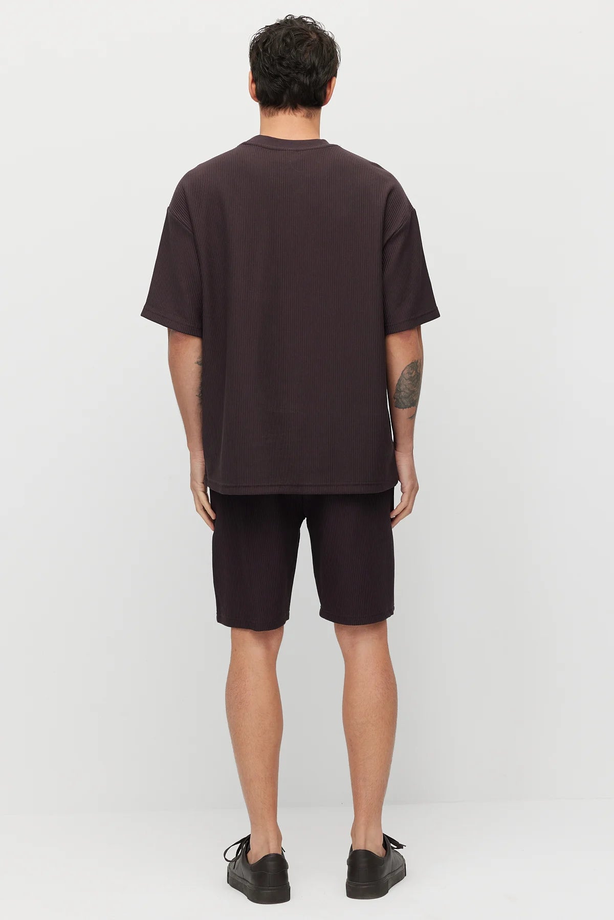 Men's Textured Shorts with Pocket Detail and Drawstring Waist