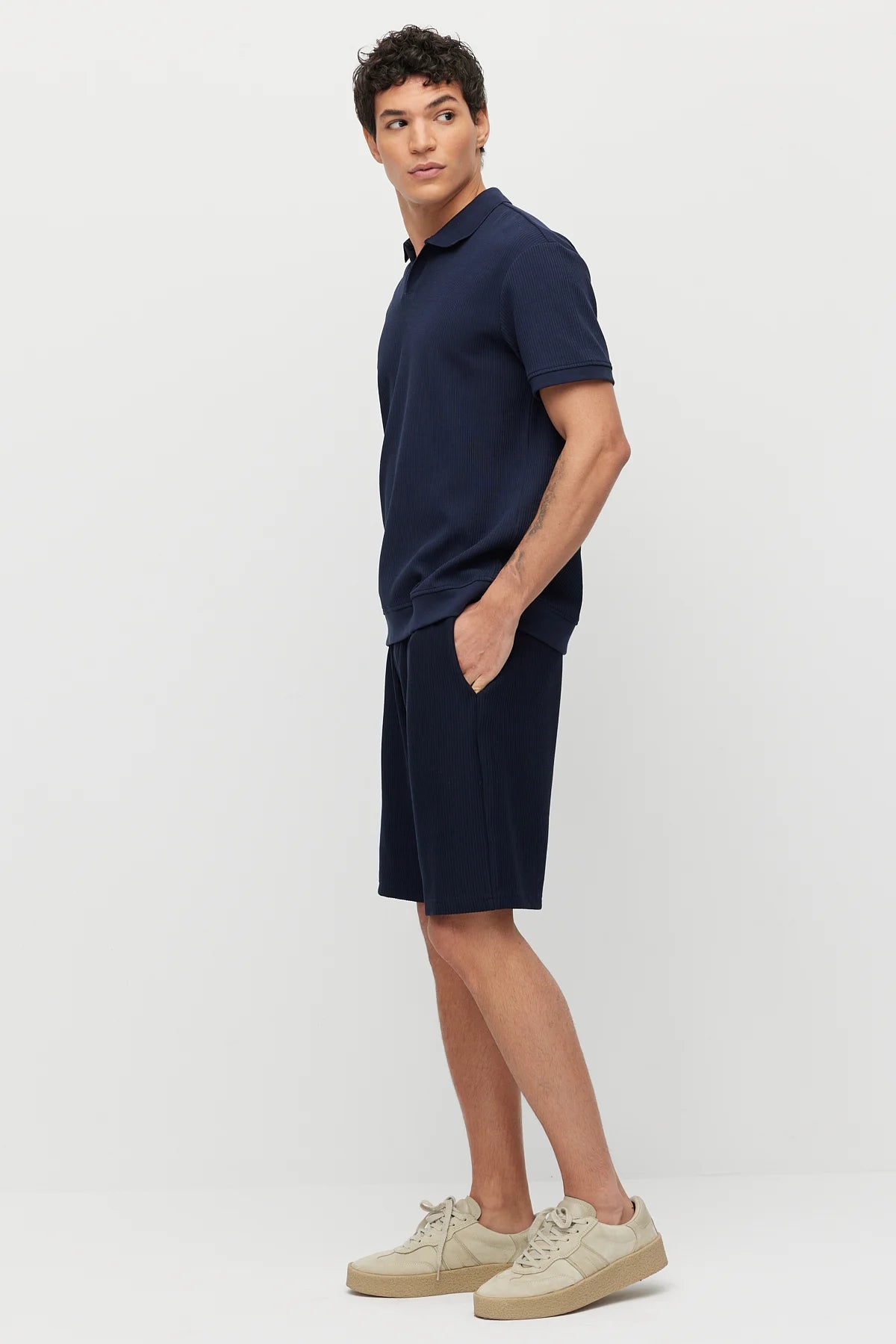 Men's Textured Shorts with Pocket Detail and Drawstring Waist