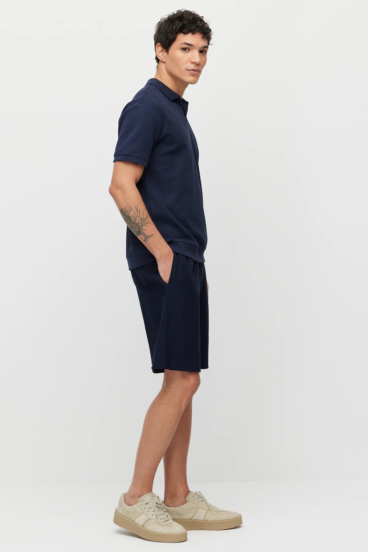 Men's Textured Shorts with Pocket Detail and Drawstring Waist