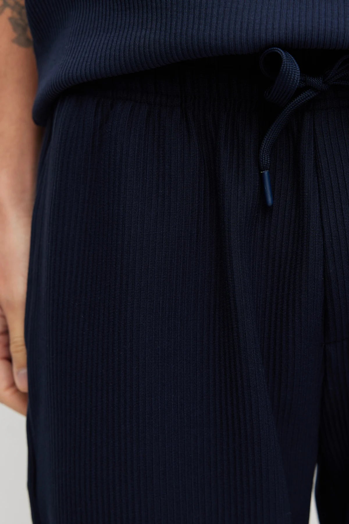 Men's Textured Shorts with Pocket Detail and Drawstring Waist
