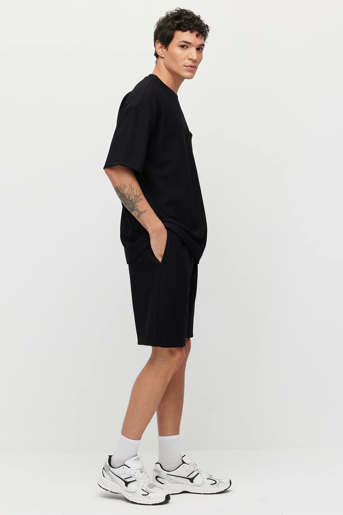 Men's Textured Shorts with Pocket Detail and Drawstring Waist