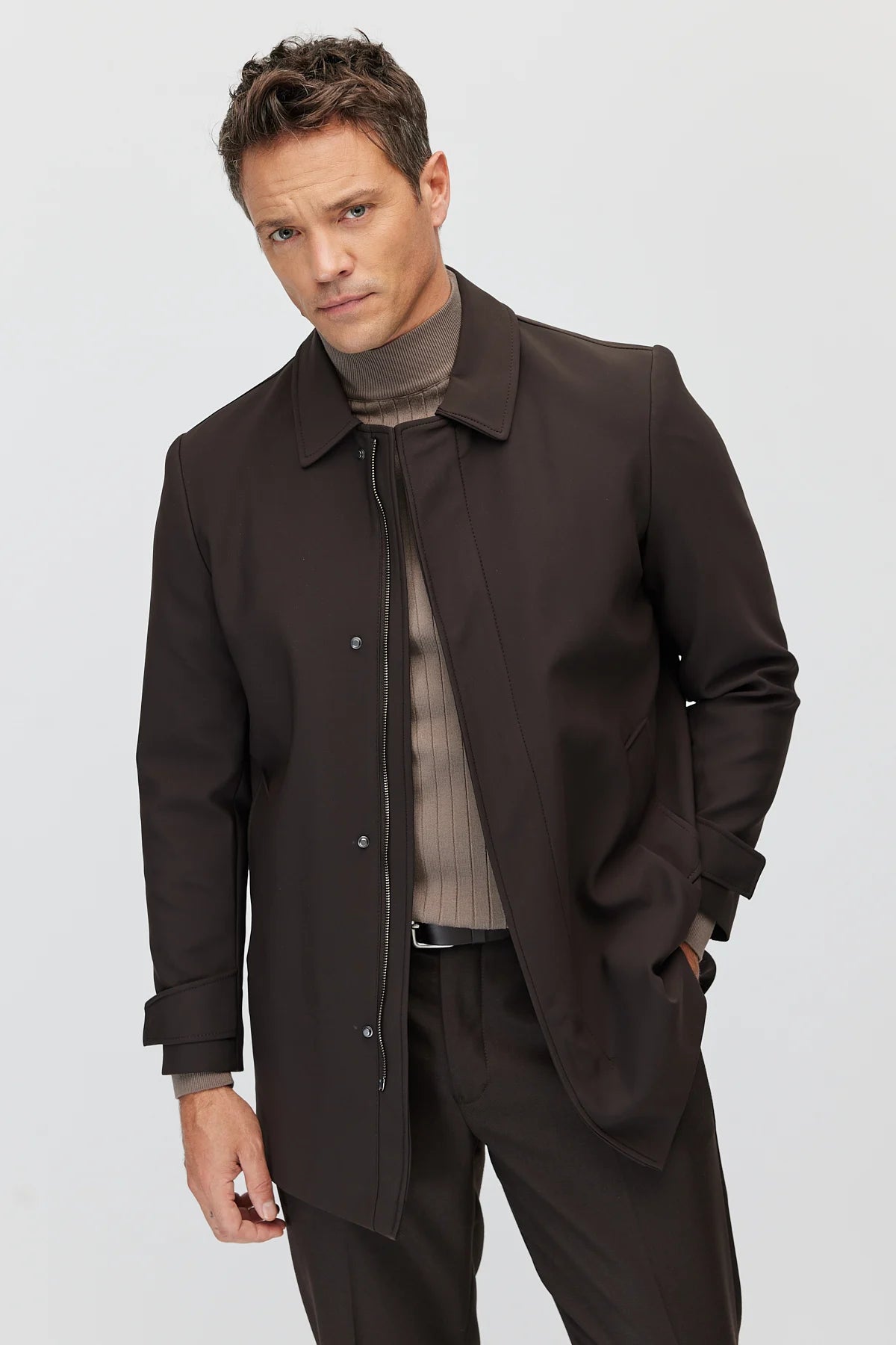 Men's Seasonal Trench Coat with Shirt Collar and Straight Cut