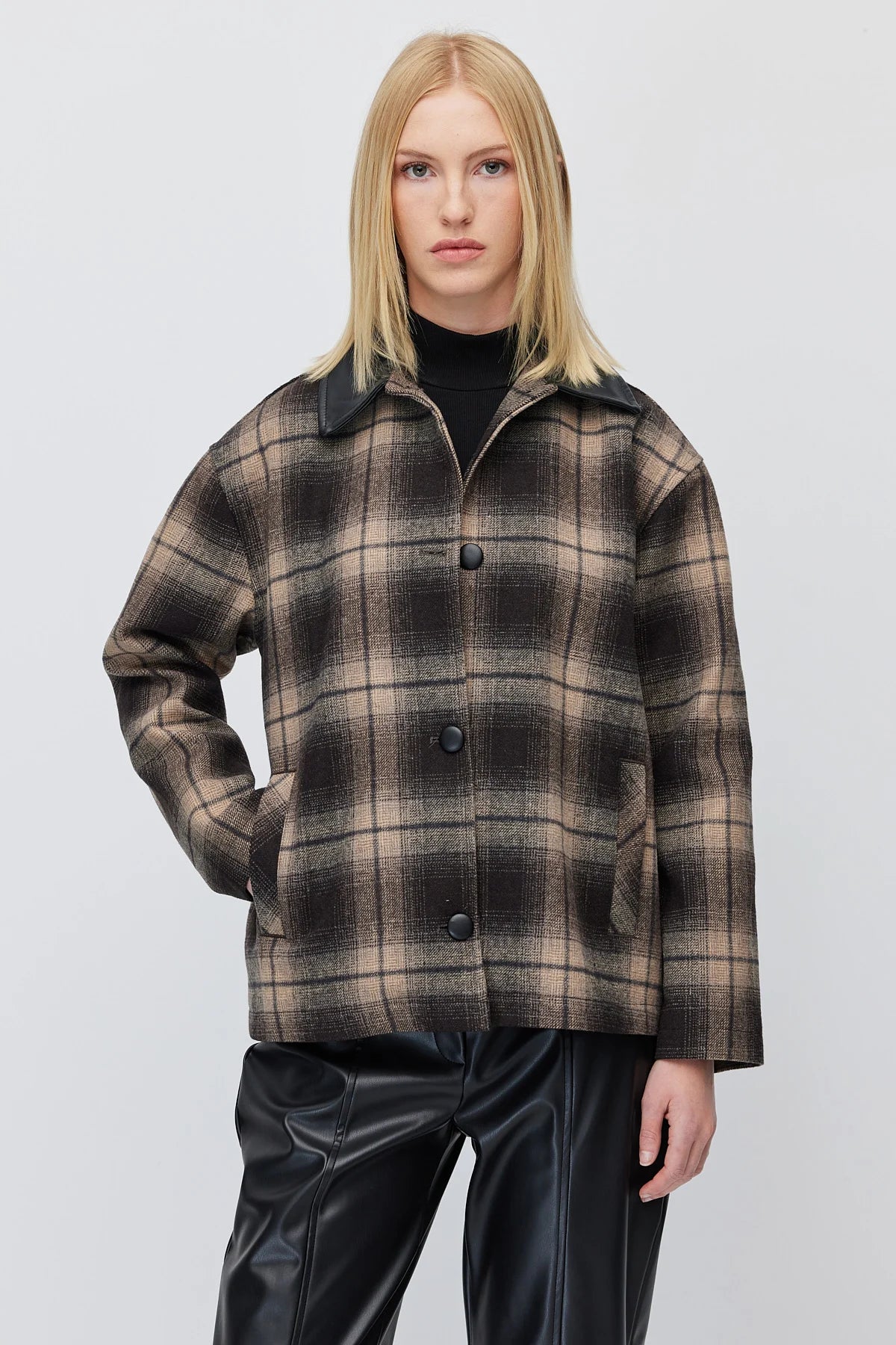 Women's Plaid Button-Down Leather Collar Lumberjack Slim Jacket