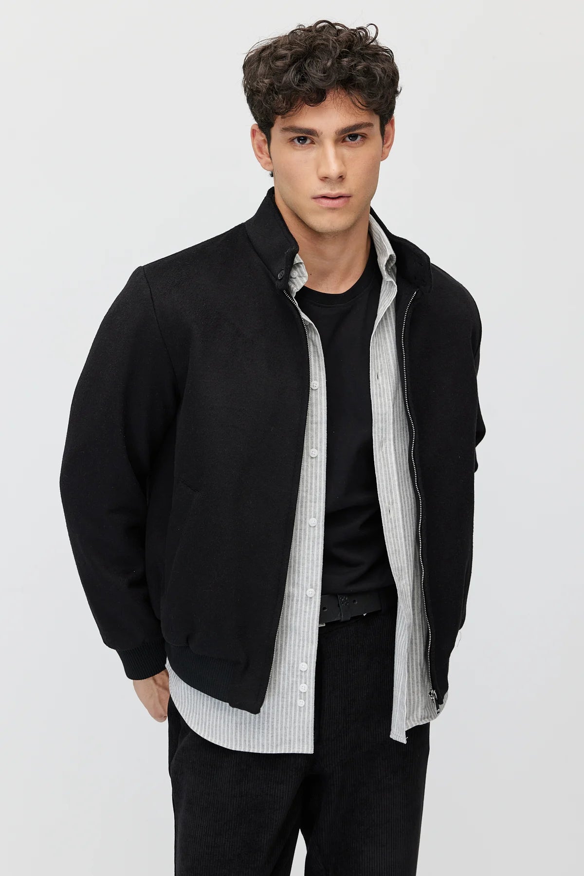 Men's High Collar Zippered Lined Mont