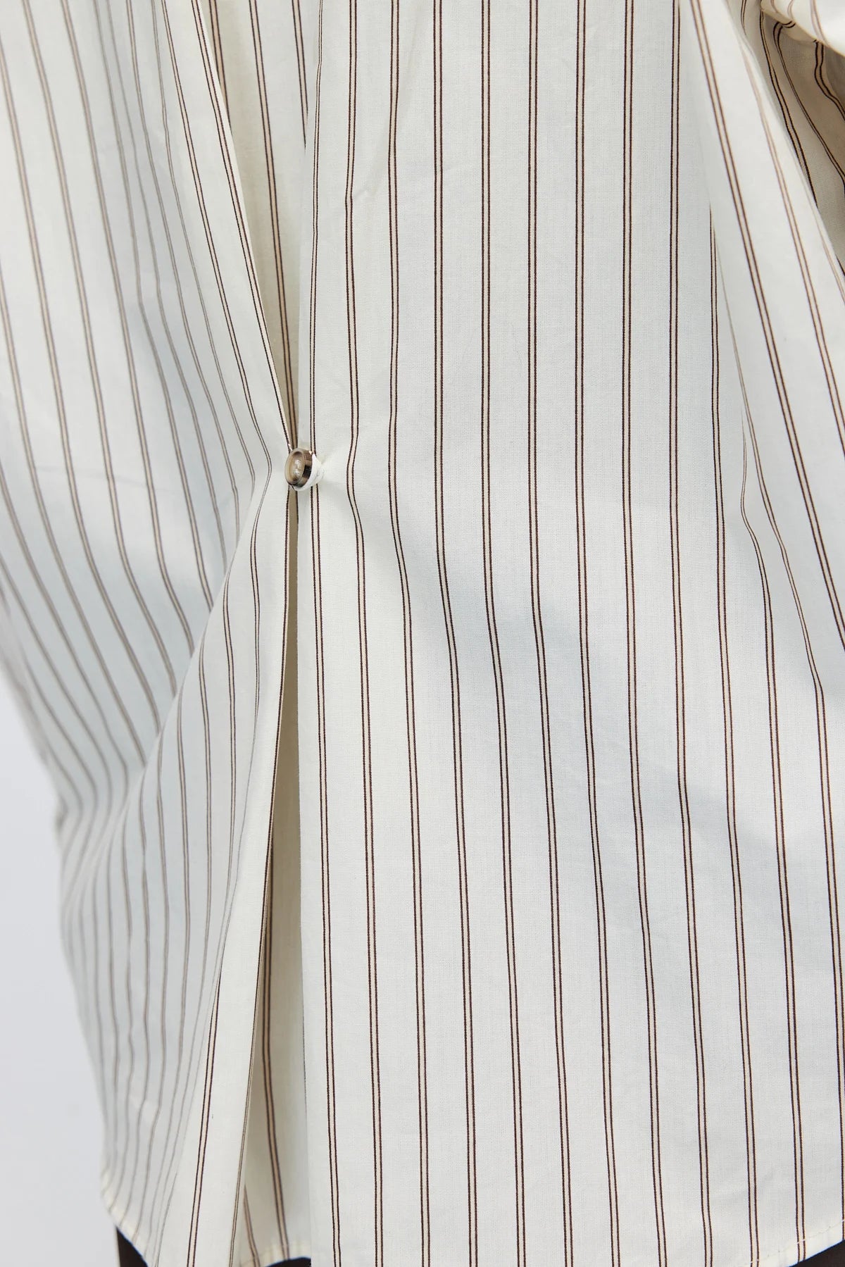 Women's striped cotton shirt with a classic collar