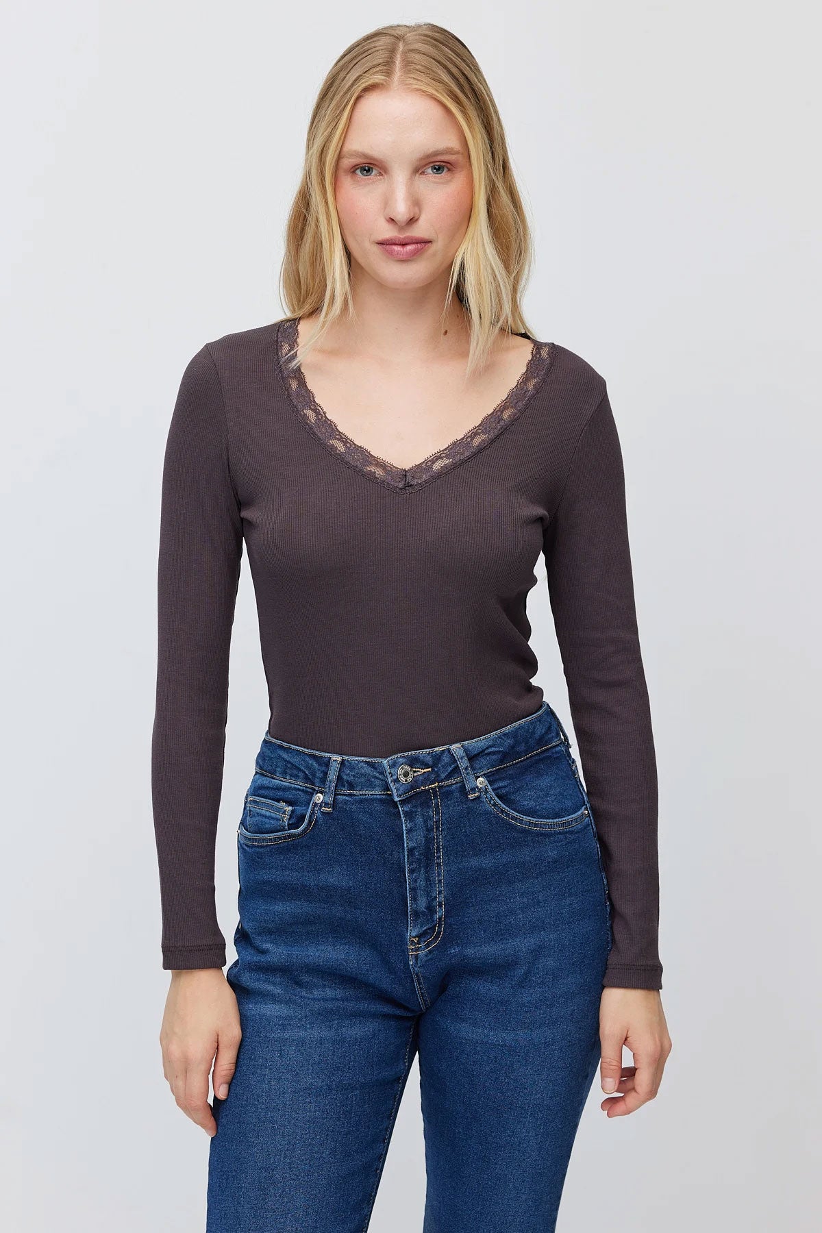 women's ribbed long-sleeve V-neck blouse with lace details
