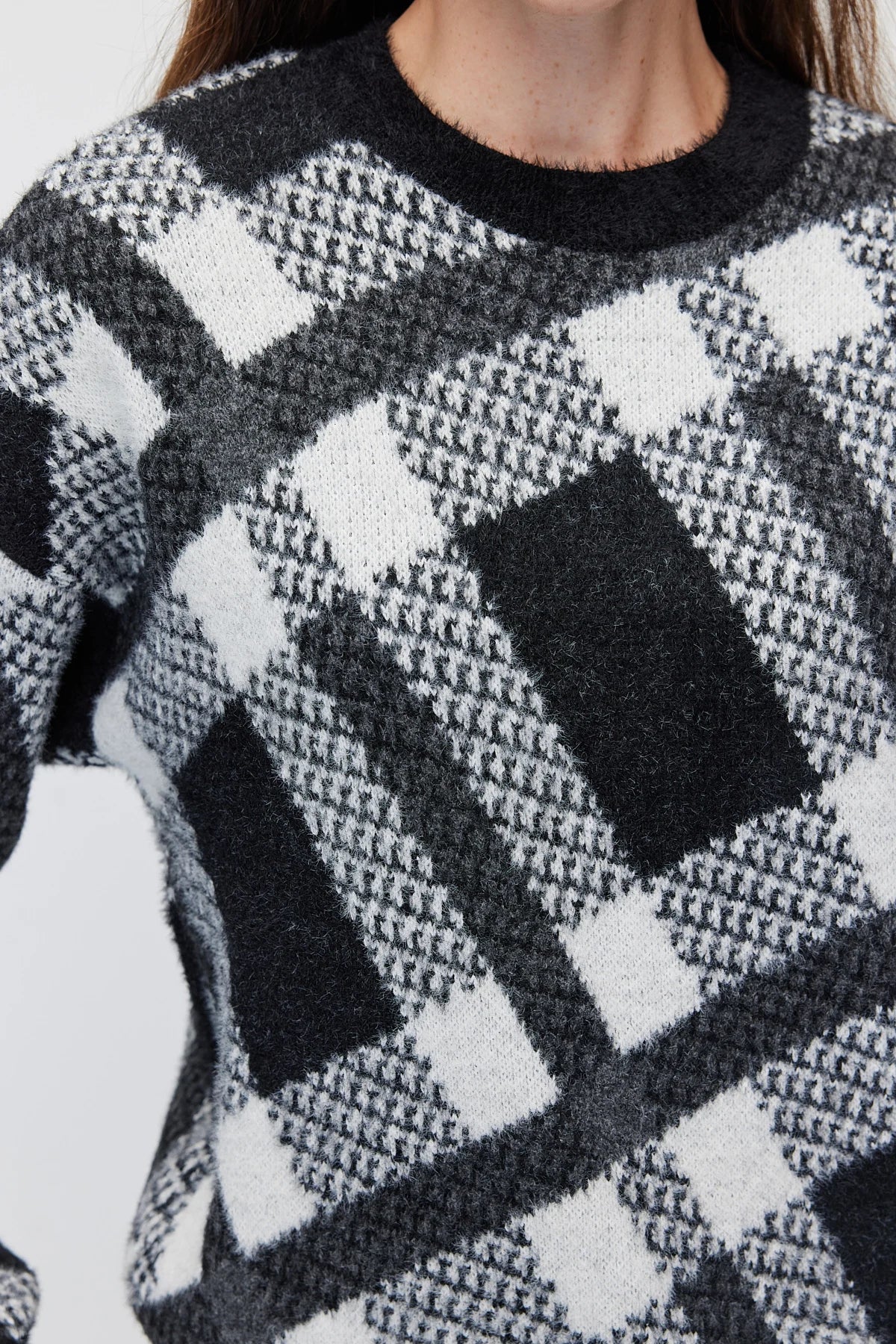 Women's Plaid Crew Neck Knit Sweater