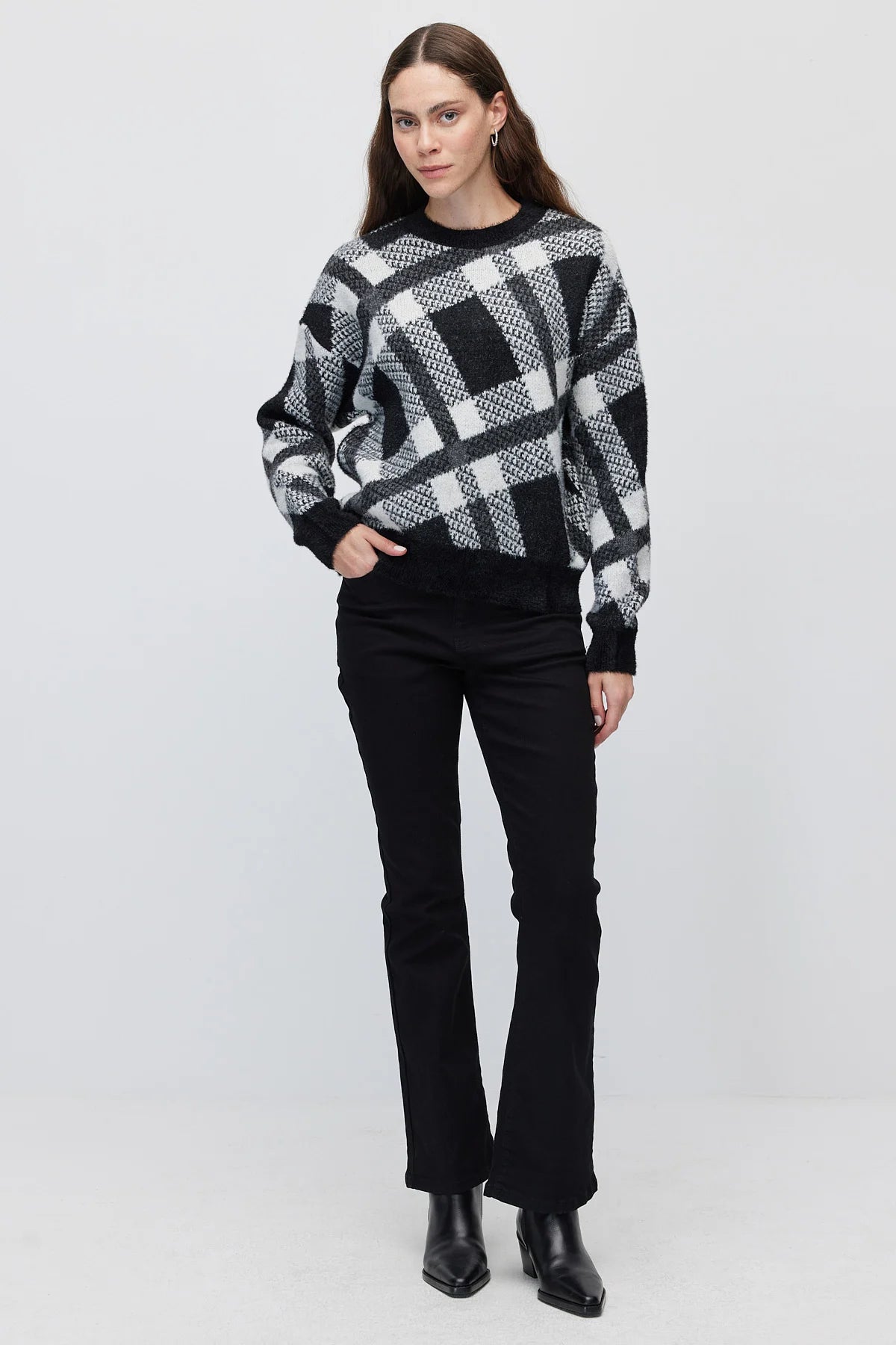 Women's Plaid Crew Neck Knit Sweater
