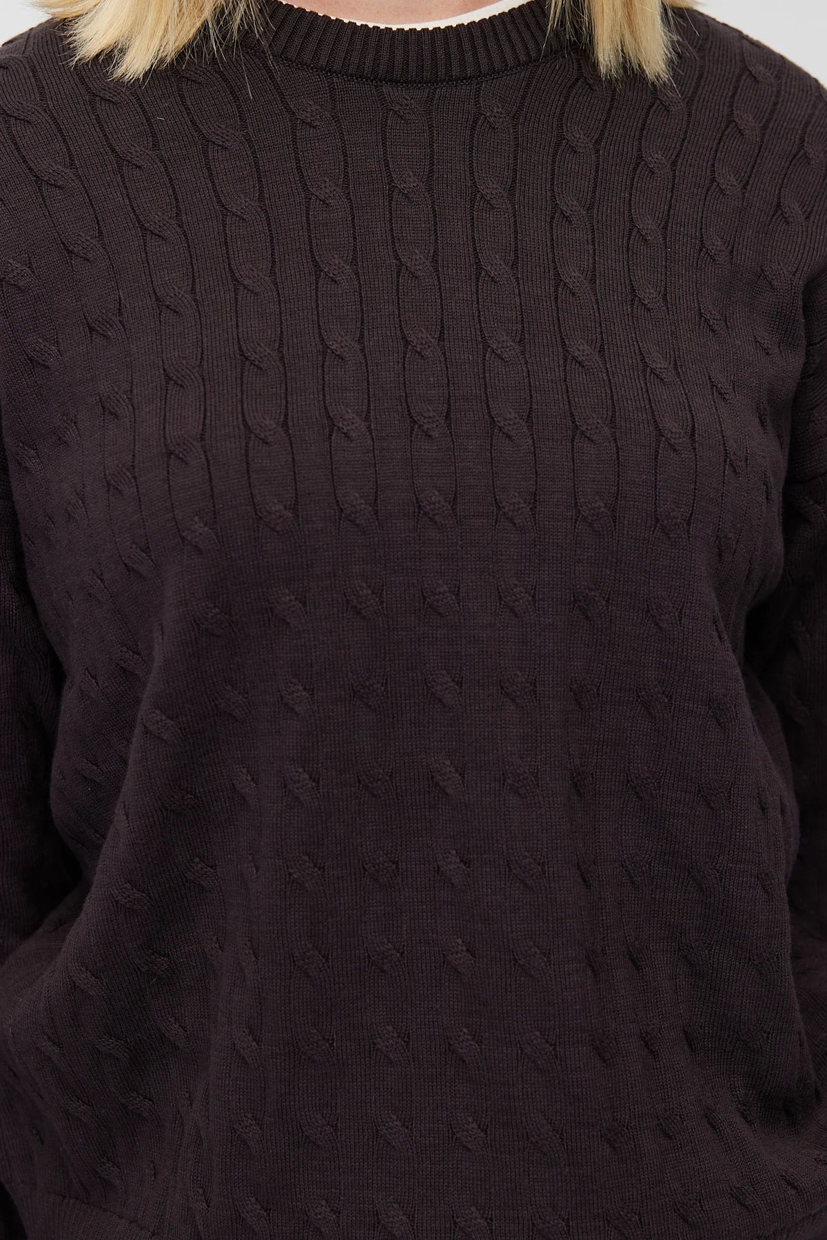Women's Cable Knit Pattern Crew Neck Sweater