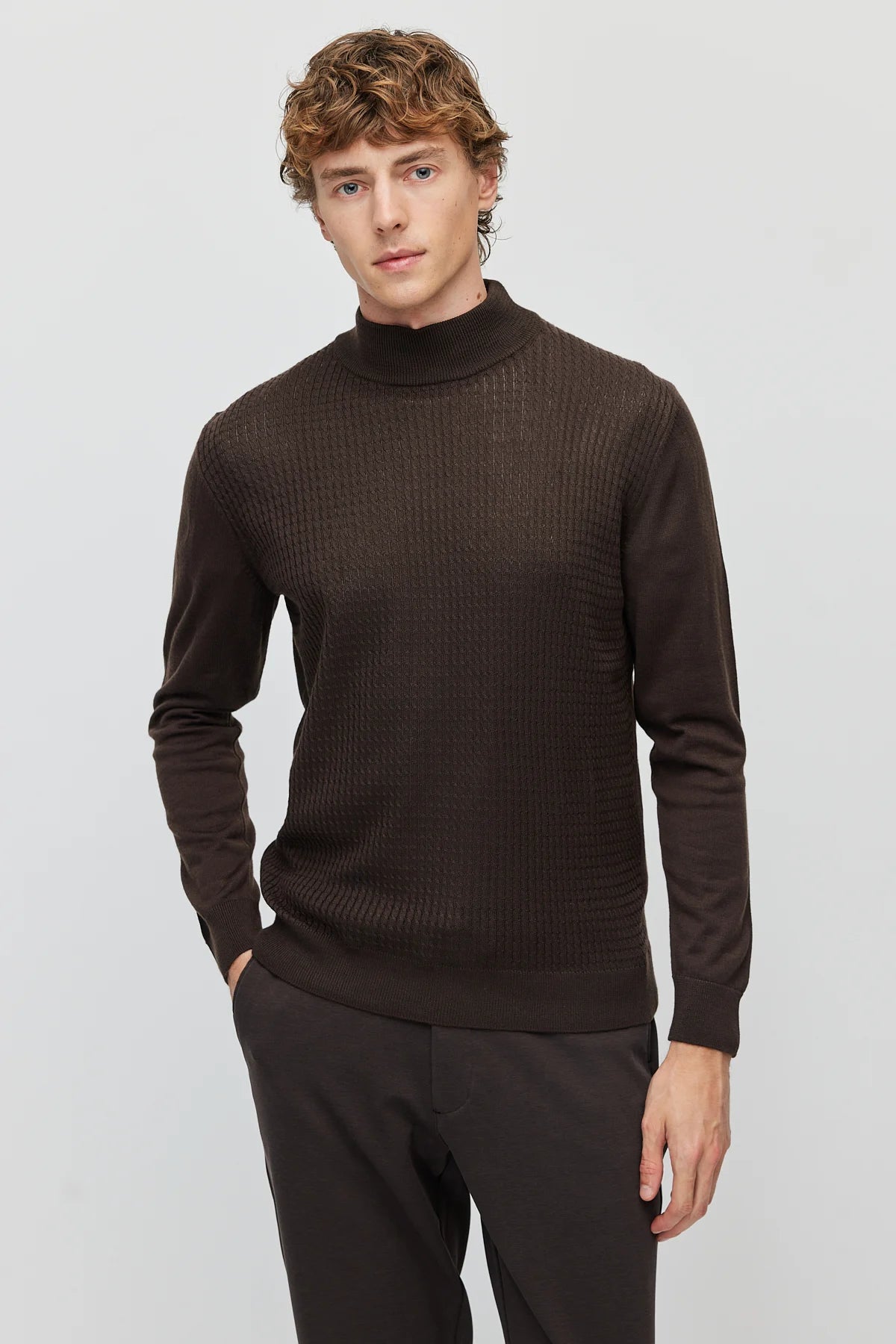 Men's Half Turtleneck Pattern Knit Sweater