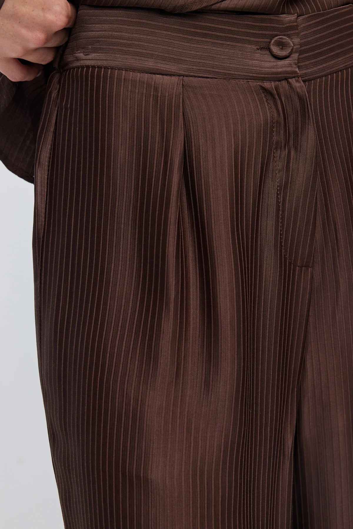Women's Textured High-Waisted Wide-Leg Trousers