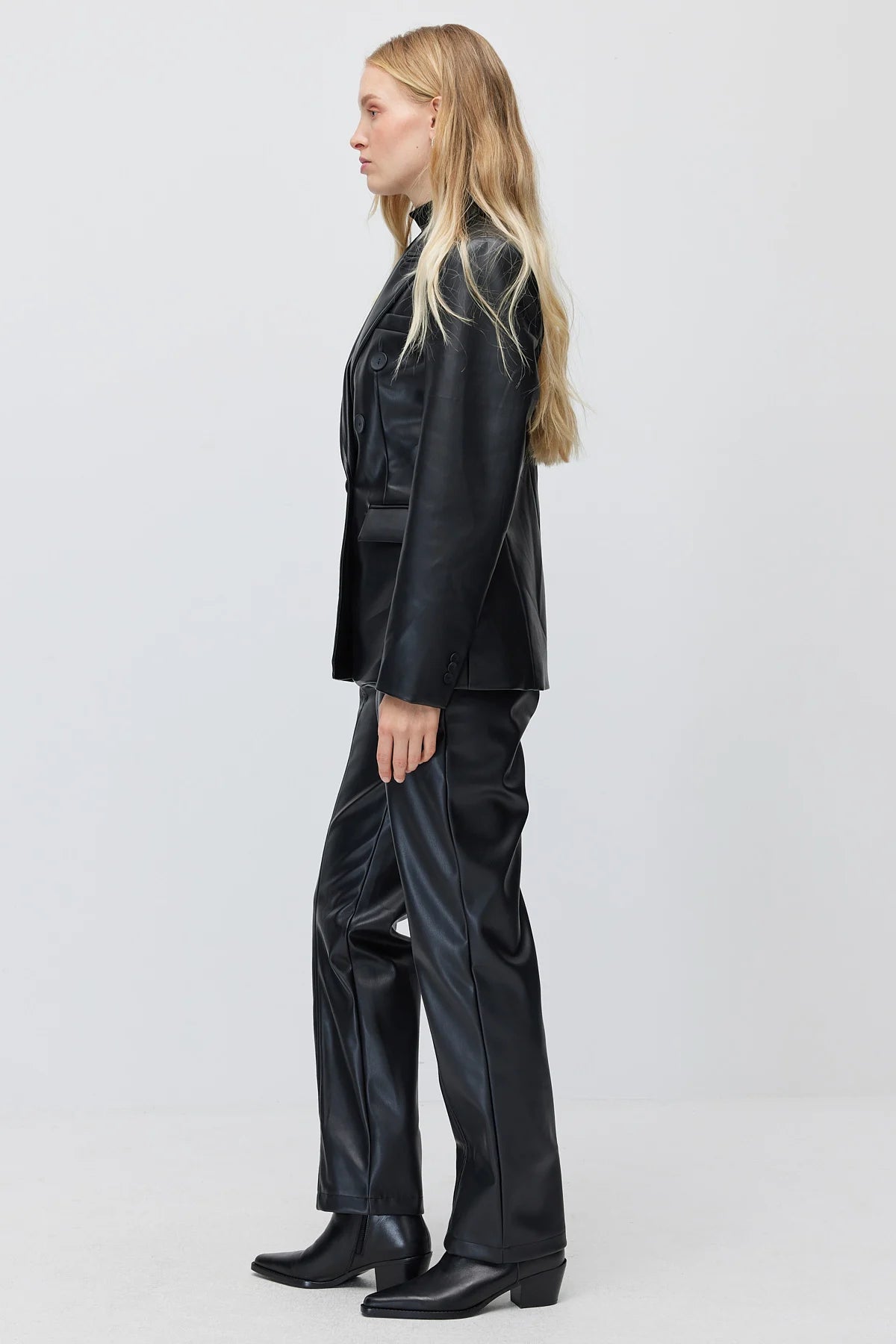 Women's straight-leg faux leather trousers
