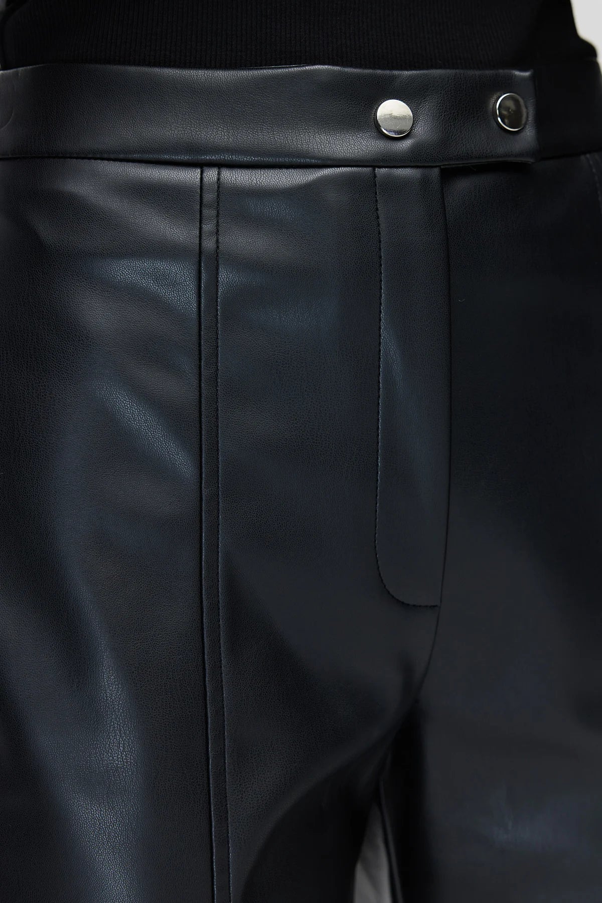 Women's straight-leg faux leather trousers