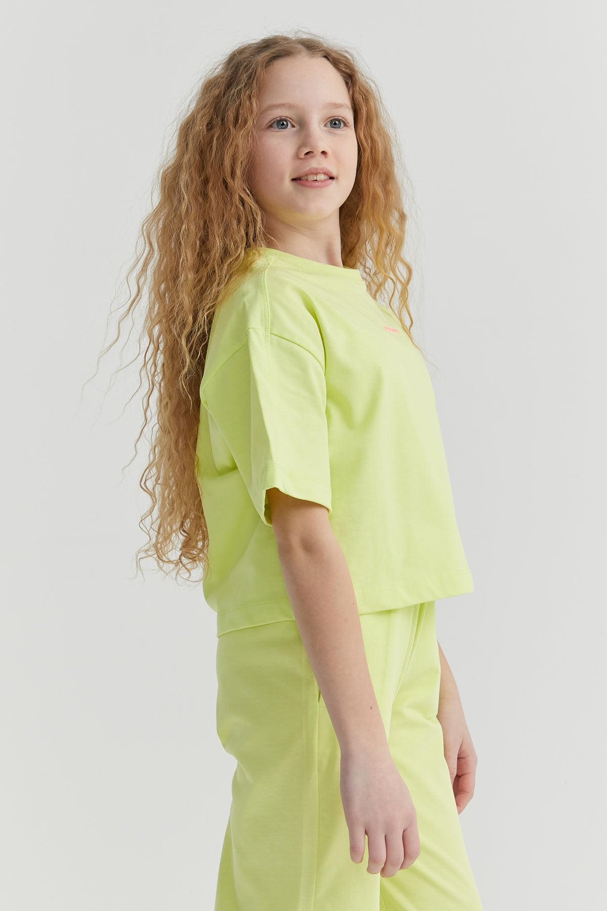 Girl's Basic T-shirt