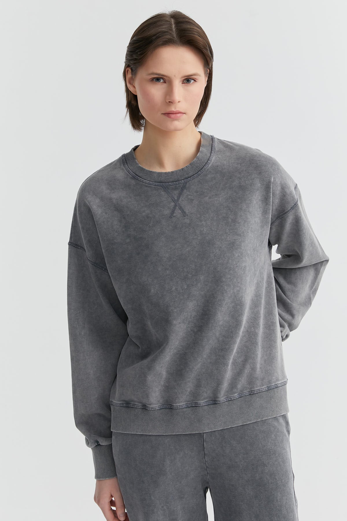Women's Crew Neck Sweat Top