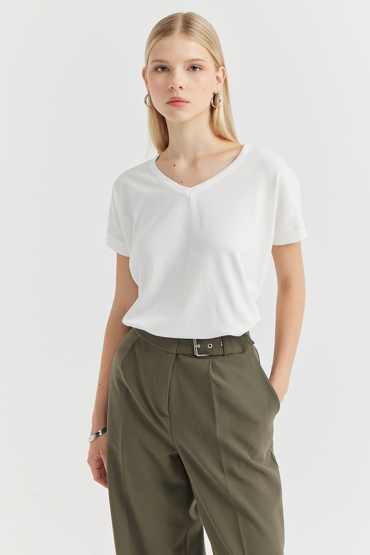 Women's V-Neck Knit Blouse