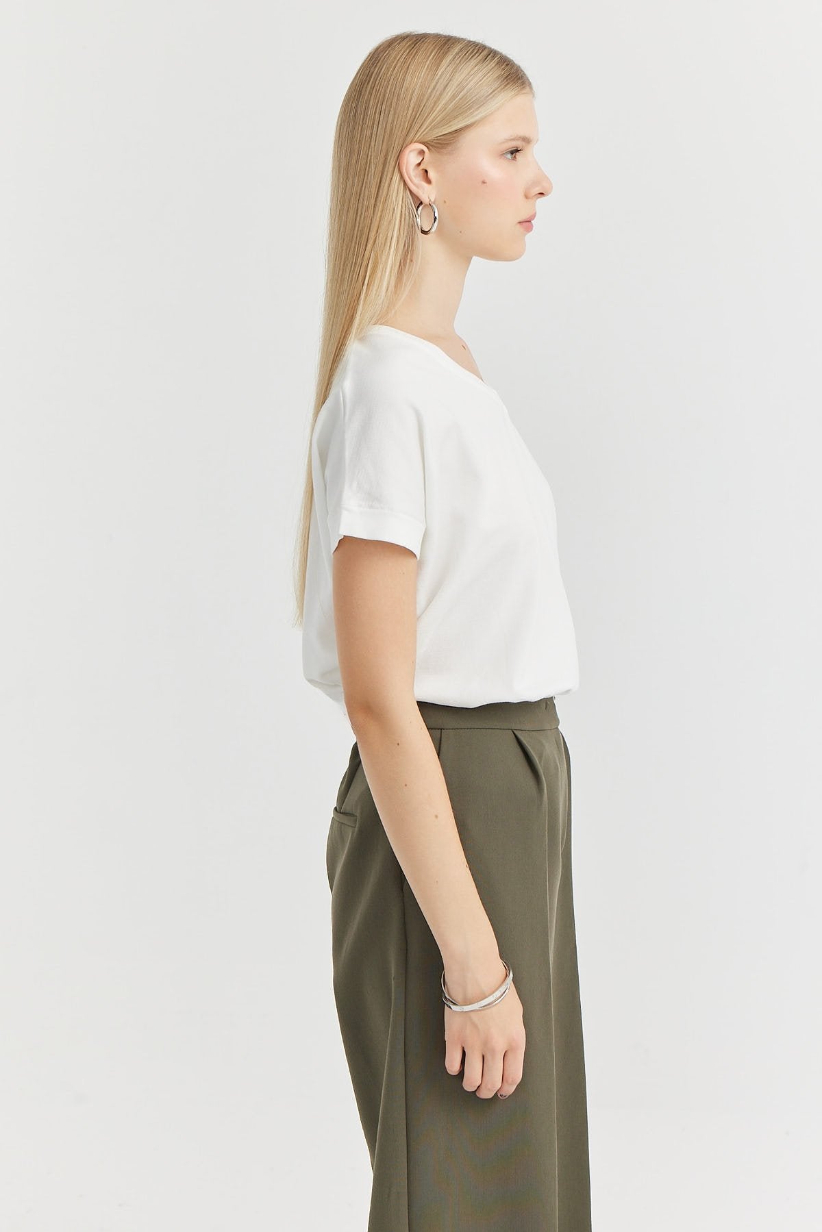 Women's V-Neck Knit Blouse