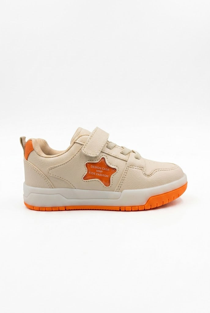 SPORTS SHOES
